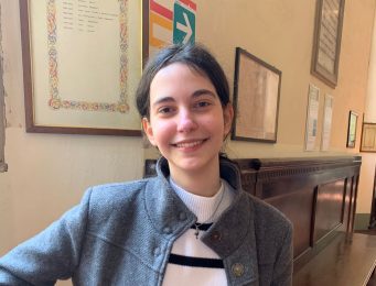 Studentessa dell'indirizzo classico prima classificata alla prova regionale del Premio Leopardi